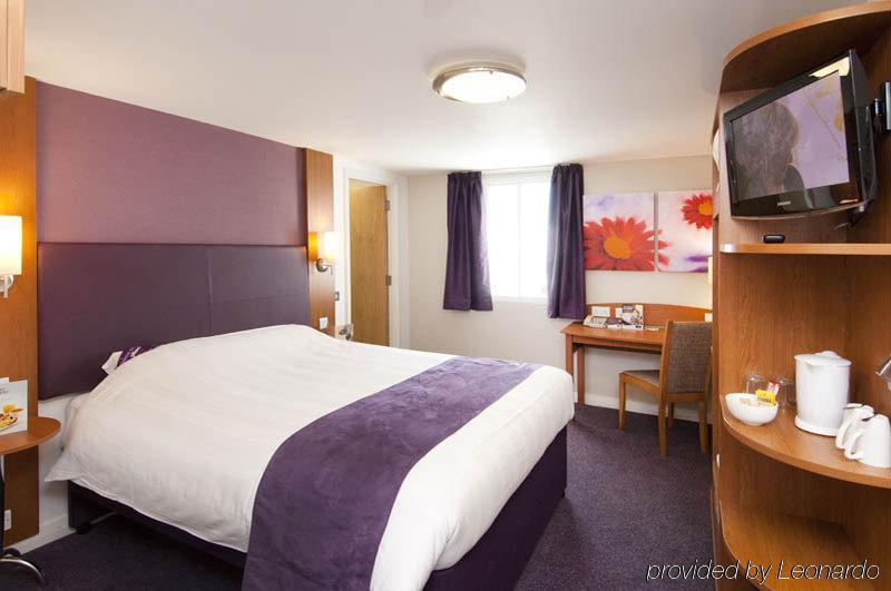 Premier Inn Merthyr Tydfil Exterior foto